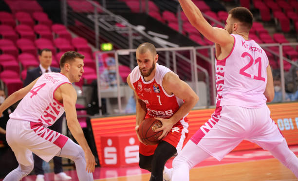 尤其是在保 尤其是在保